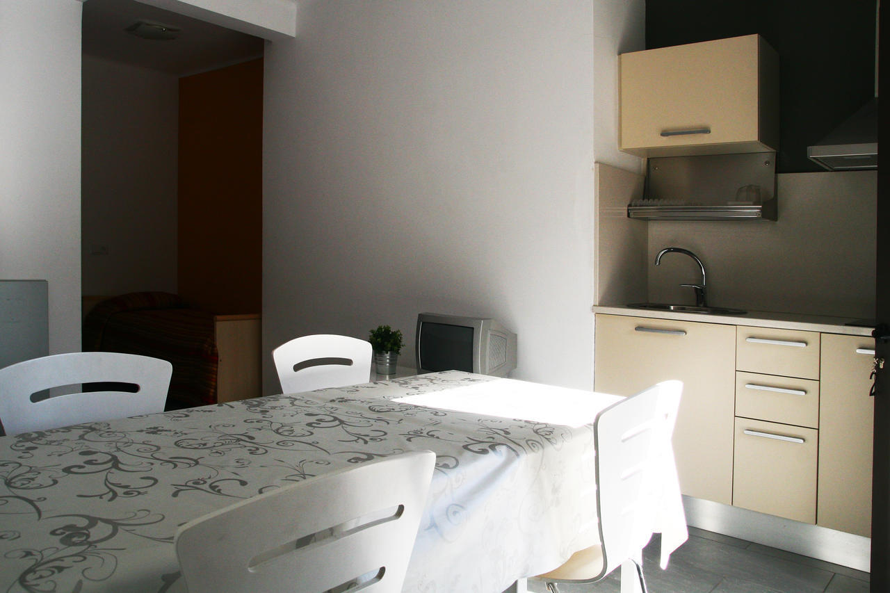 Aparthotel Carmelita à Sant Privat de Bas Chambre photo